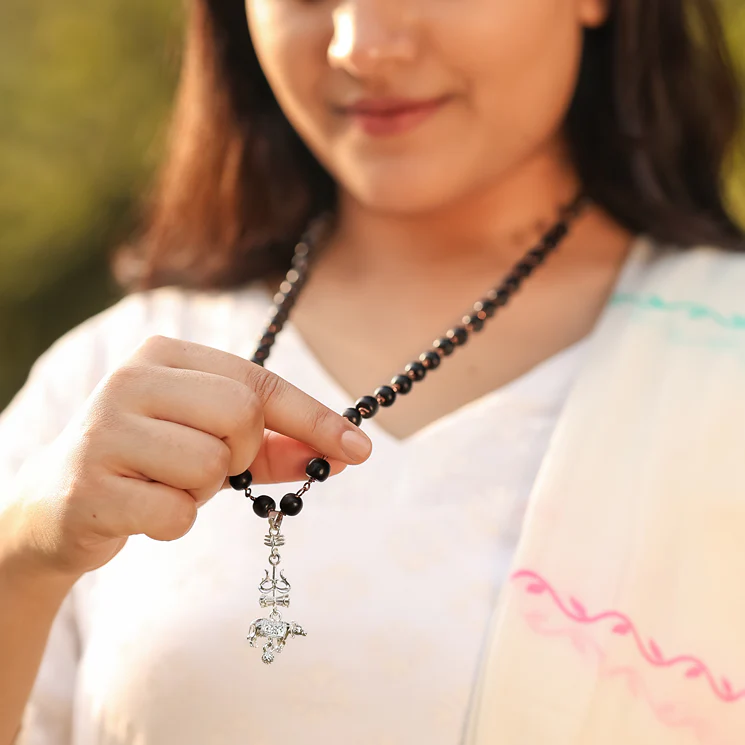 Karungali Malai (Copper wire) wIith Shiv Trishul Nandi Pendant in Silver Finish - Image 5